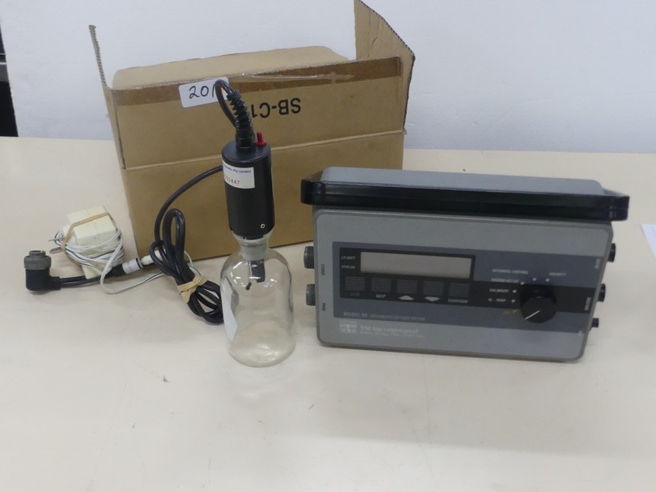 Dissolved oxygen meter bench unit with probe