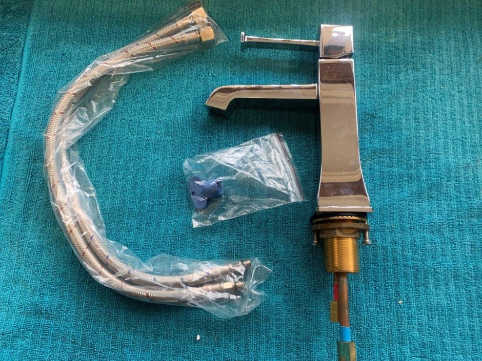 <p>1 x Simply Inspiring Basin Mixing Tap (Unused)</p>