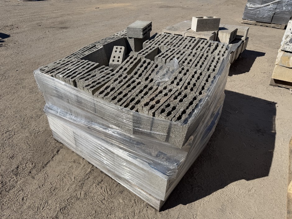 <p>Concrete Building Block and Bricks</p>