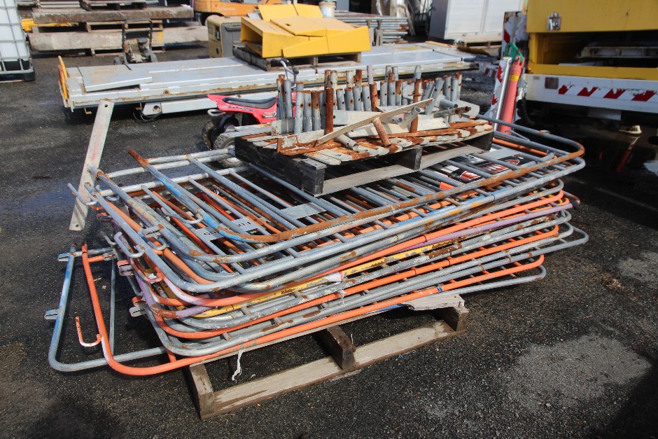 <p>Pedestrian Fence Barriers</p>