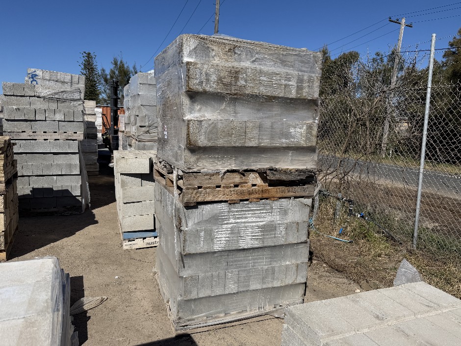 Concrete Building Blocks - Code 12.01 Grey with Smooth Face 110mm x 390m