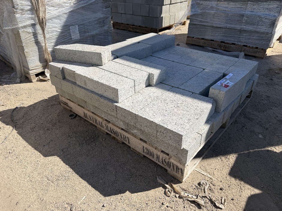 <p>Concrete Solid Building Blocks</p>