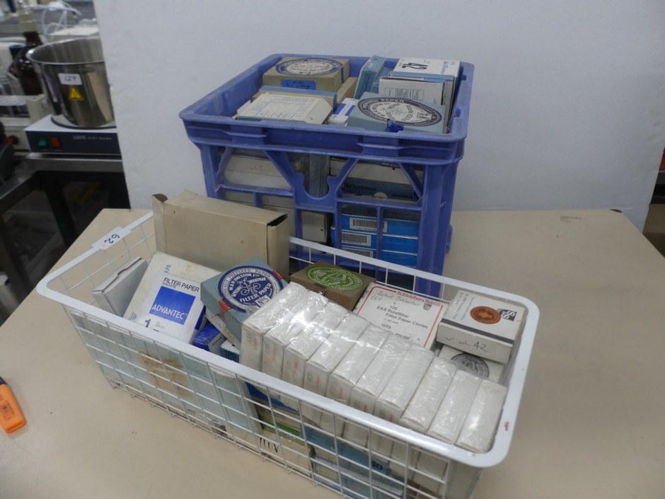 <p>Filter Papers Assorted Sizes and Porosities</p>