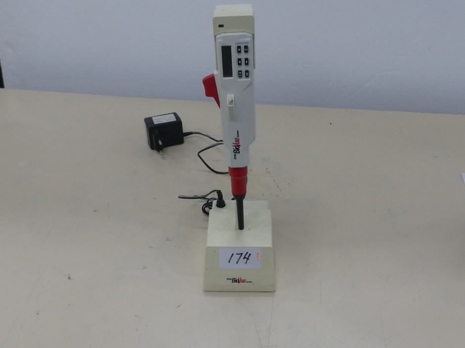 <p>Micro Multi-Dispense Digital Pipettor with Display. Includes Stand & Cha