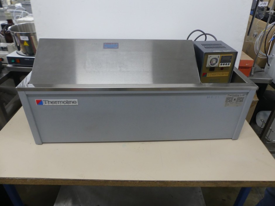 <p>Water Bath 40L Capacity Including Controller/circulator & Gable Lid</p>