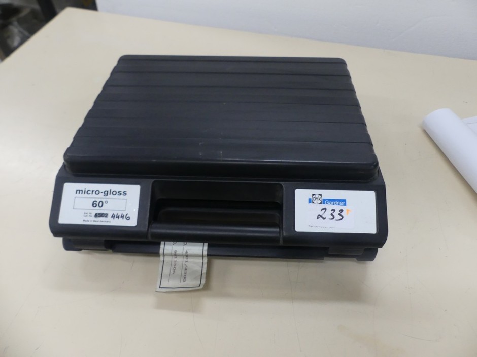 <p>Film Thickness Gauge on Ferrous Substrates</p>