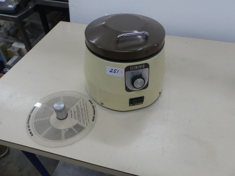 <p>Microhaematocrit Centrifuge Fixed Speed with Timer & Reference Plate</p>