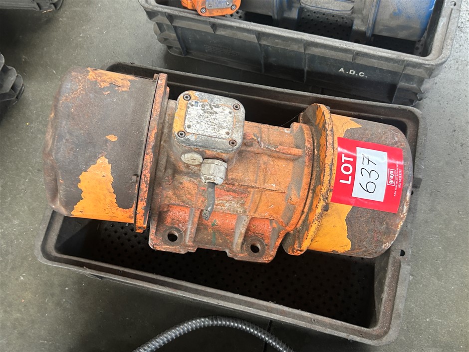OLI MVE 2400/15 Vibratory Electric Motor