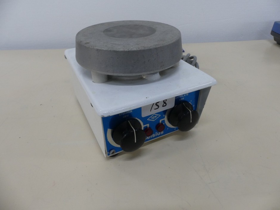 Hotplate Magnetic Stirrer Variable Speed & Temperature Control 135mm Pla