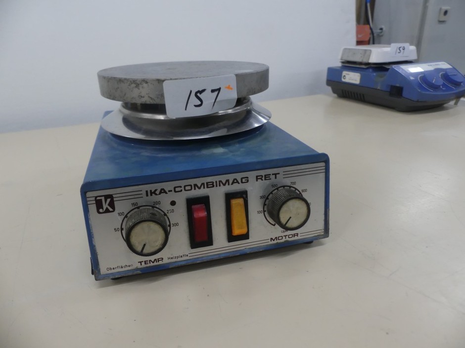 <p>Hotplate Magnetic Stirrer Variable Speed & Temperature Control 135mm Pla
