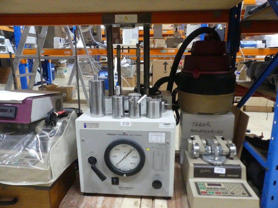 <p>French Pressure Cell Press with single control Pressure Selection</p>