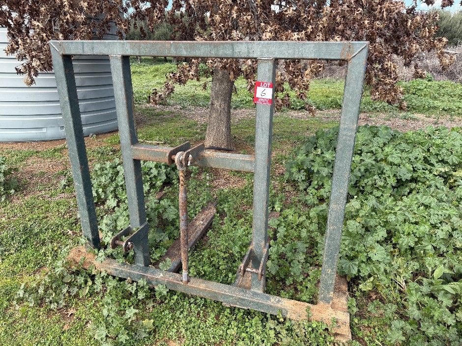 <p>Tyne Attachment (3Point Linkage)</p>