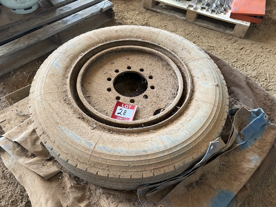 Truck Rim And Tyre