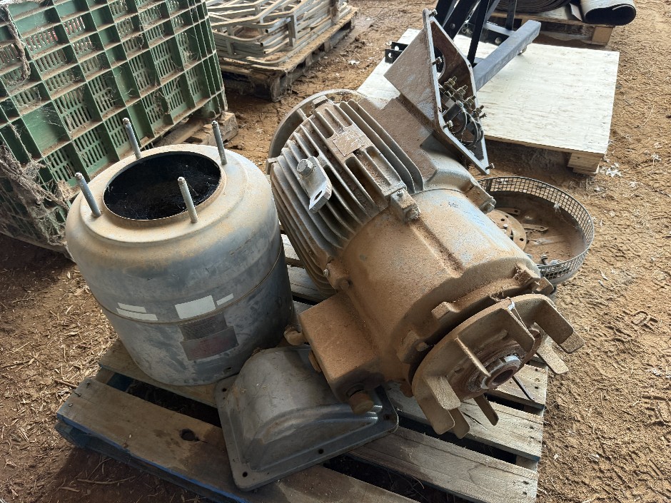 <p>Pallets of Hot Water Units, Shelving & Motor Parts</p>