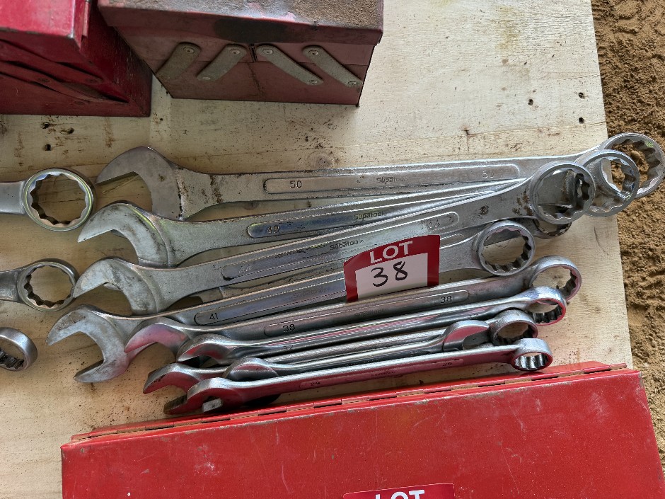 Metric Spanner Set