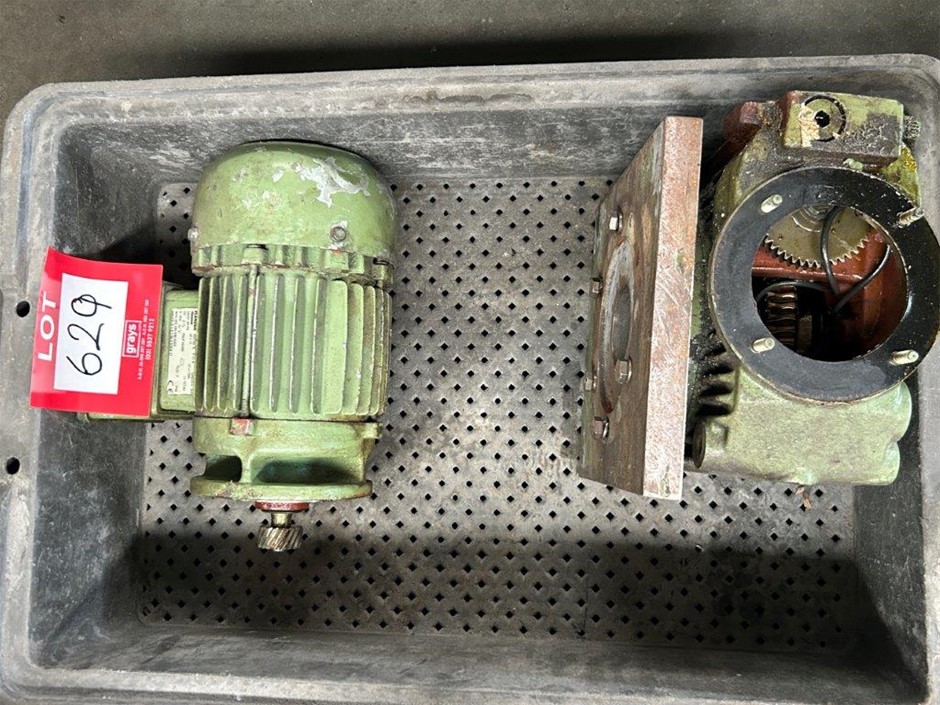 Flender 0.55kW Electric Motor With Reduction Drive Gear Box (Separated)