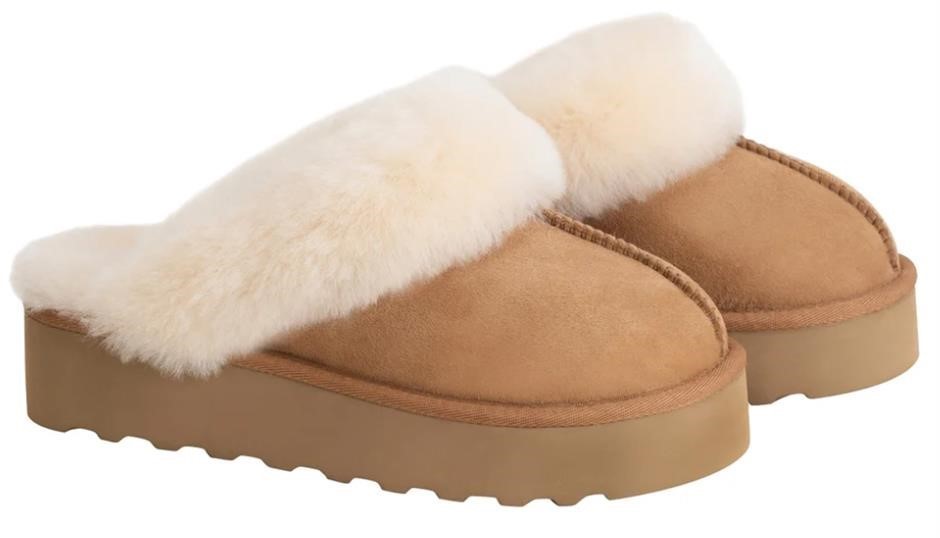 SIGNATURE Women's Shearling Platform Slippers, Size US11 / EU42, Tan. Buye