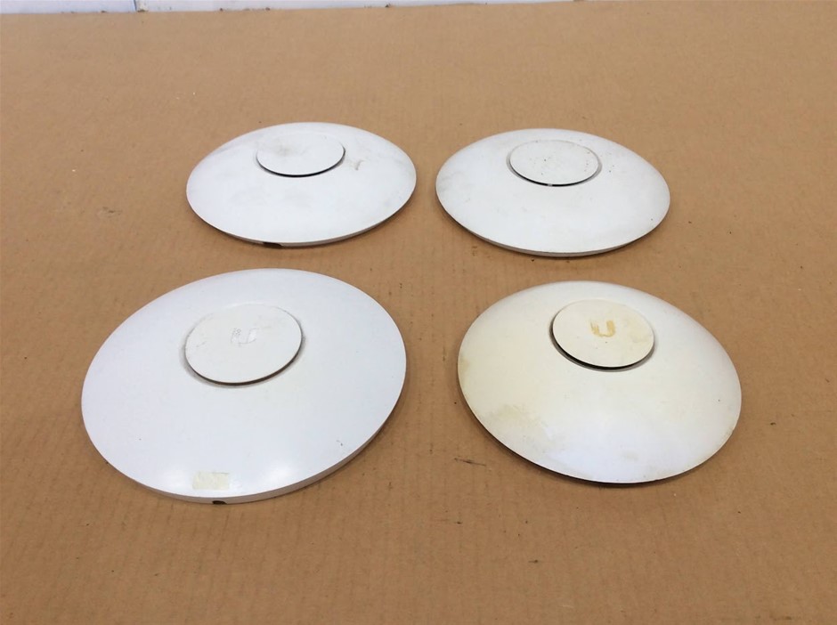 Ubiquiti UniFi UAP Wireless Access Point (Lot of 4)