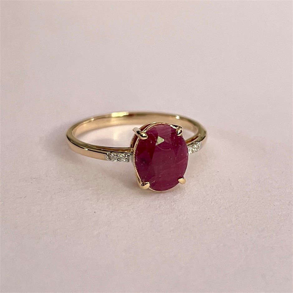 Yellow Gold Natural Ruby & Diamond Ring with IGI valuation