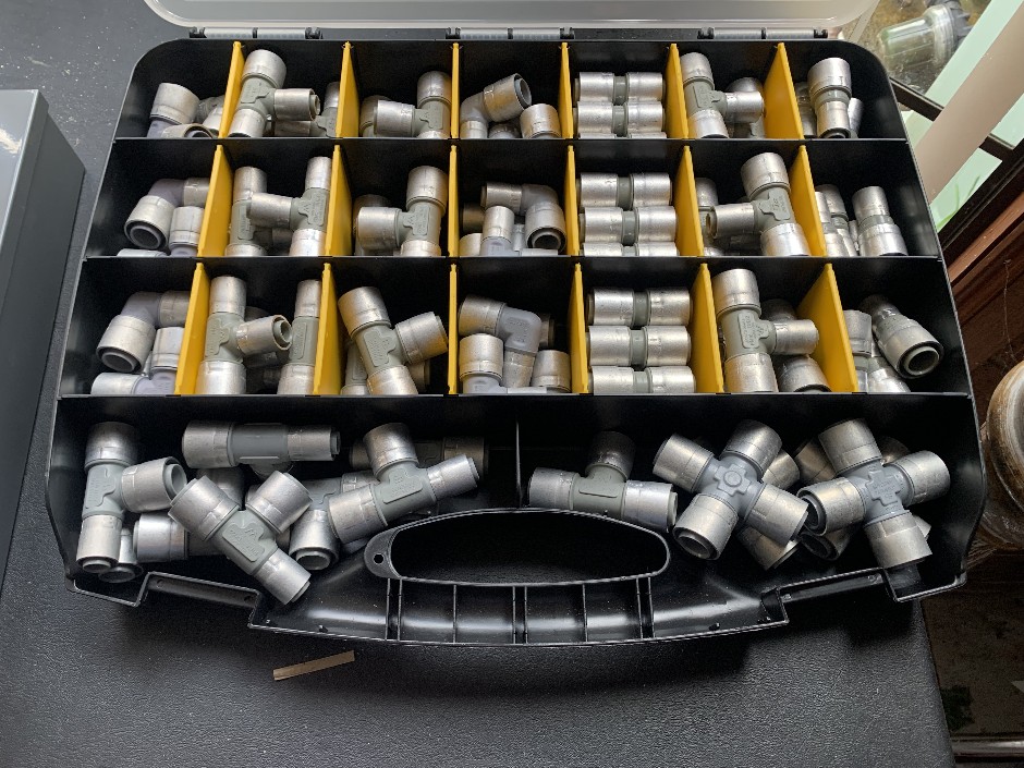 <p>1 x Quality Large Sized Carry Case with Buteline Joiners (Unused)</p>