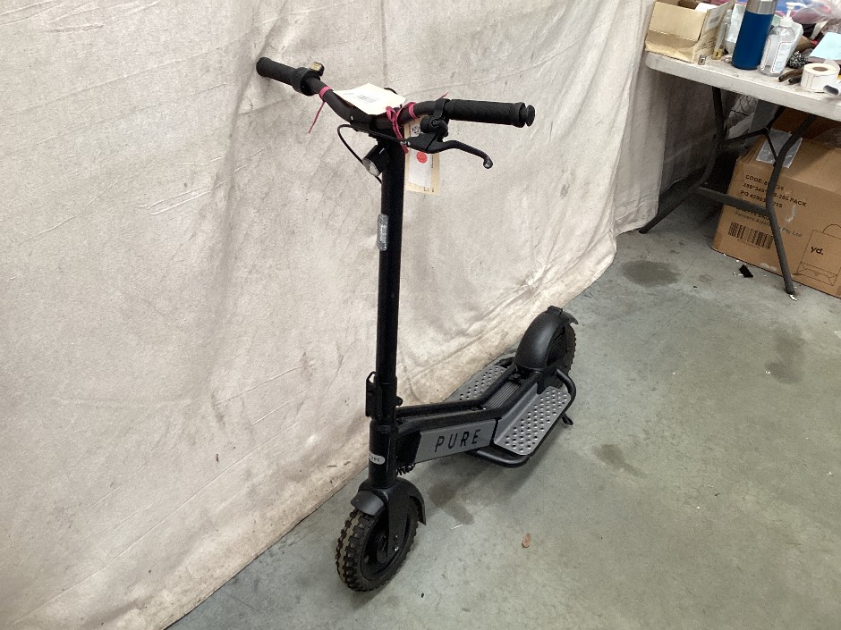Pure escape + electric e-scooter