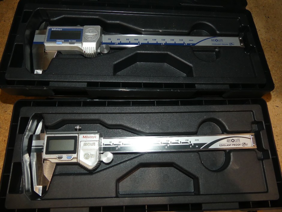 <p>Mitutoyo Absolute Vernier Calipers (Qty 2)</p>