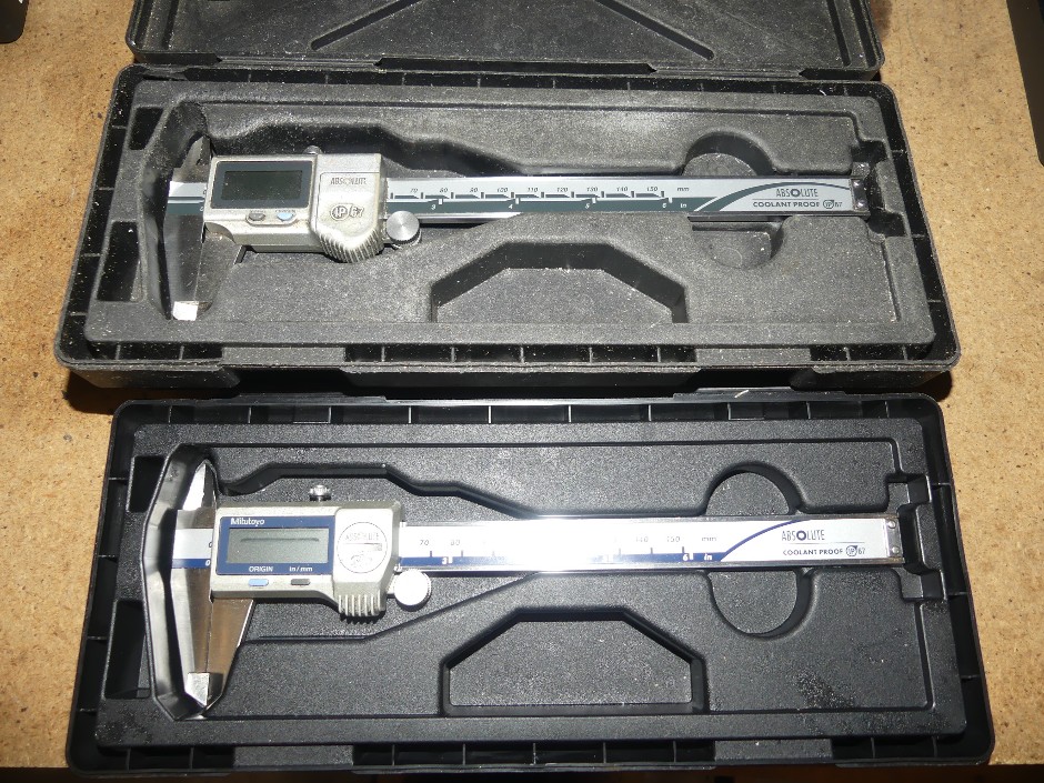 <p>Mitutoyo Absolute Vernier Calipers (Qty 2)</p>
