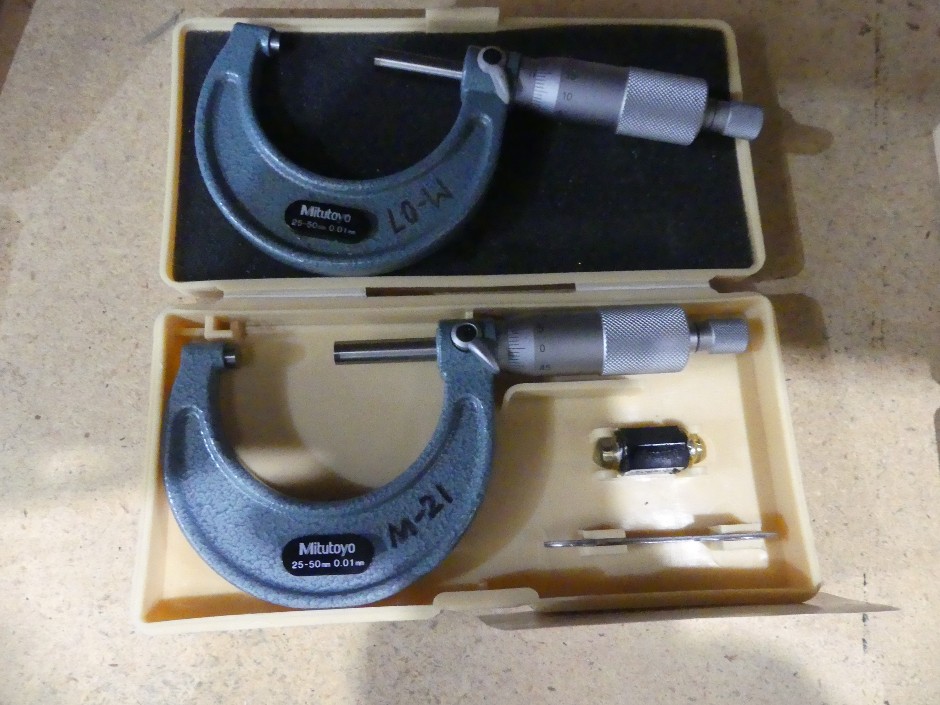 <p>Mitutoyo Outside Micrometers (Qty 2)</p>