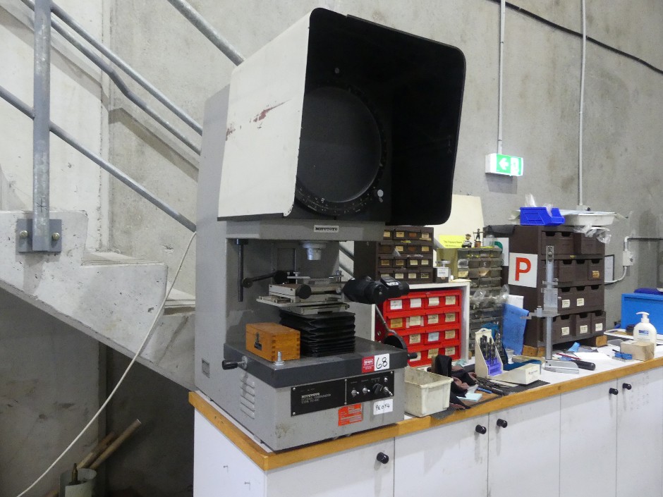 <p>Mitutoyo PJ-300 Precision Vertical Profile Projector (Optical Comparator