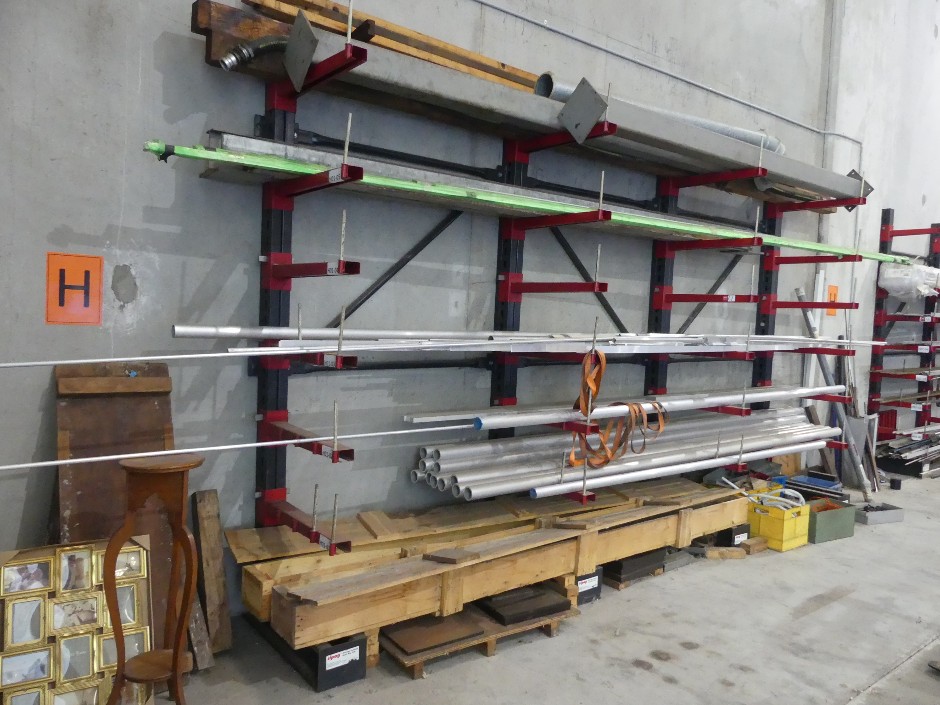 <p>Steel Rack (Wall Mounted)</p>