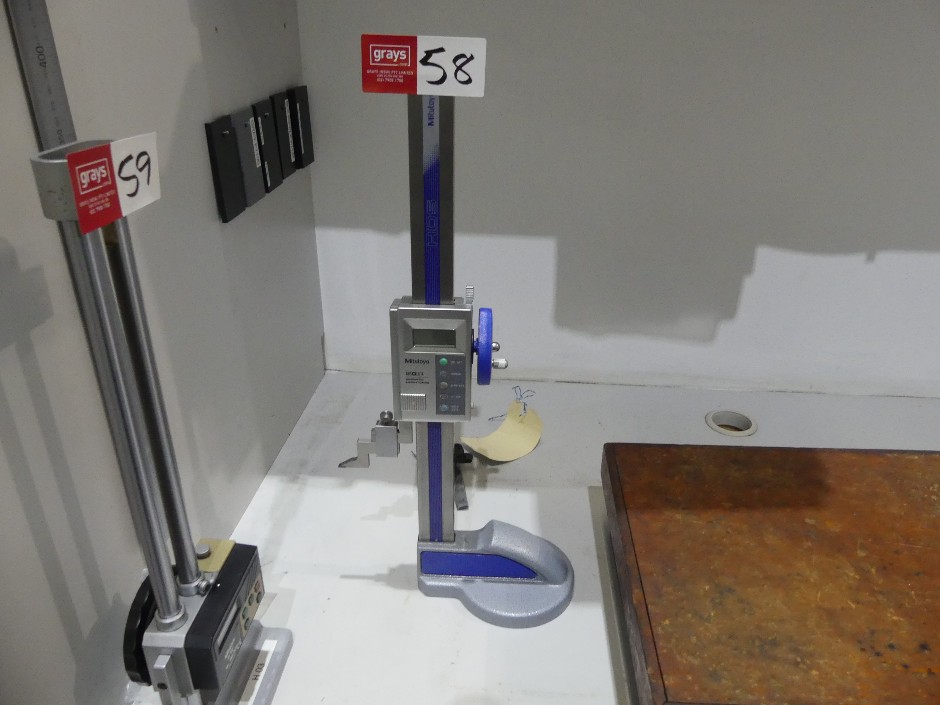<p>Mitutoyo Absolute Verticle Height Gauge</p>