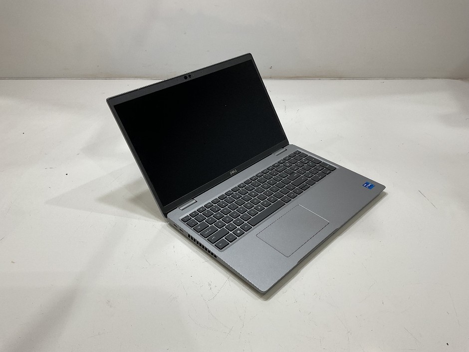 <p>DELL LATITUDE 5520</p>