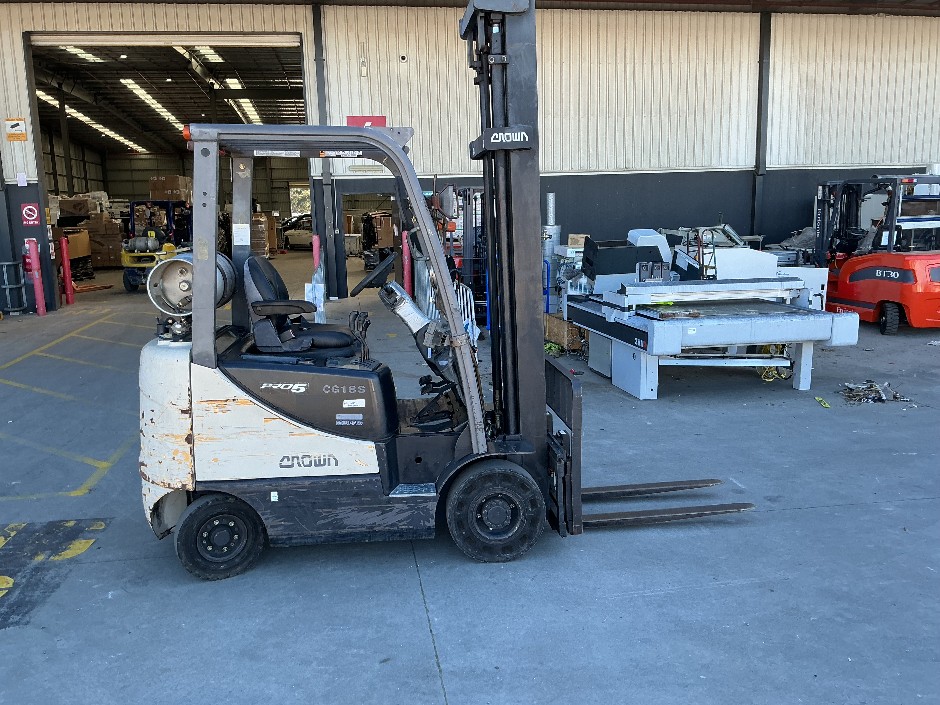 No Reserve 2009 Crown CG18S PRO5 LPG Fork Lift