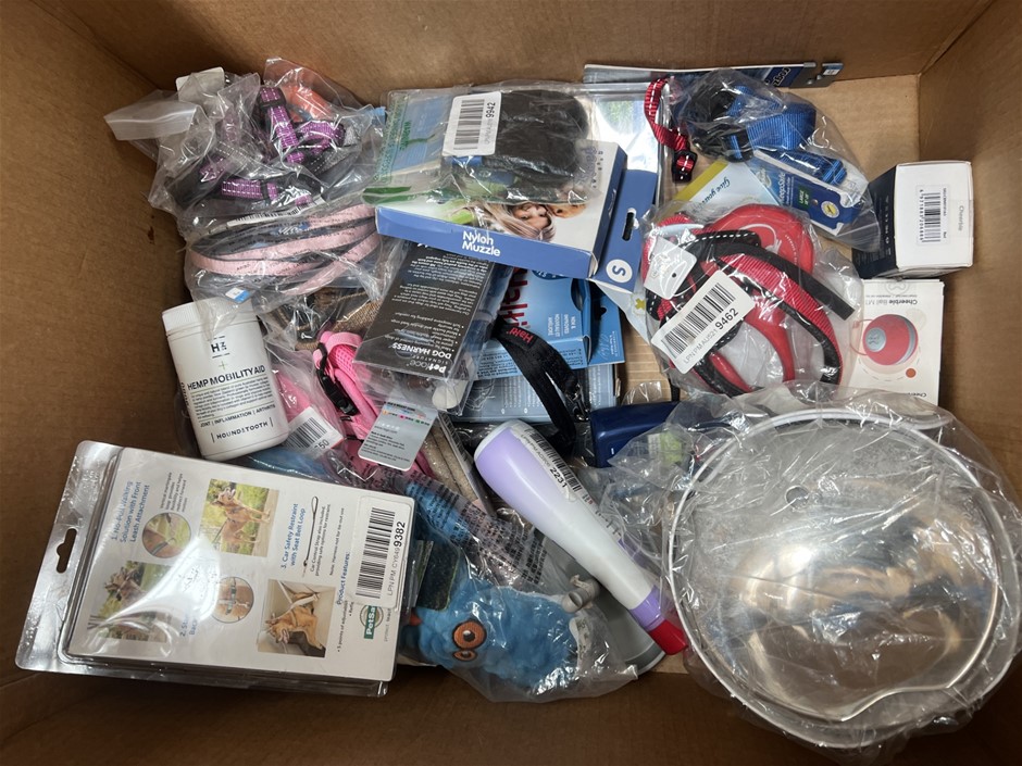 17 x Assorted Pet Products. NB: Photo as is. Some Not in Original Packaging
