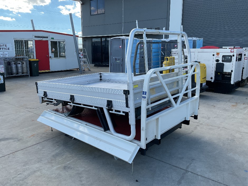 x2 UTE TRAYS