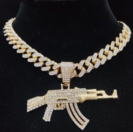 Pendant in 18k Yellow Gold Plated-Free Chain