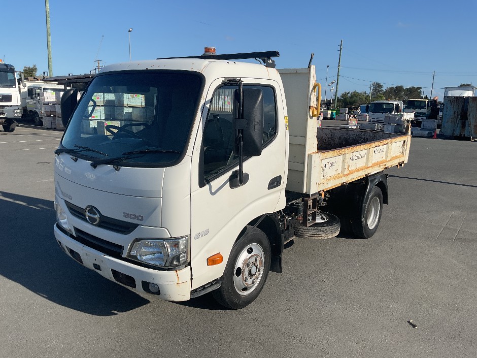 2018 HINO 300 616 4x2 Tipper Truck