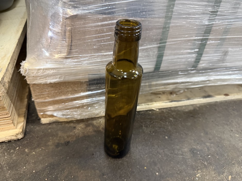<p>Pallet of 250mL Dorica Olive Bottles (Unused)</p>