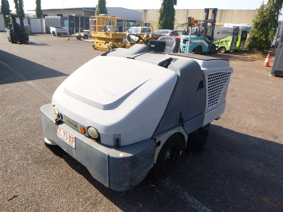 Nilfisk SW8000 Street Sweeper