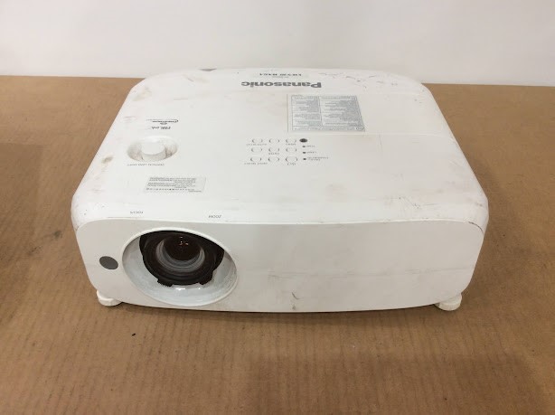 Panasonic PT-VW530 LCD Projector