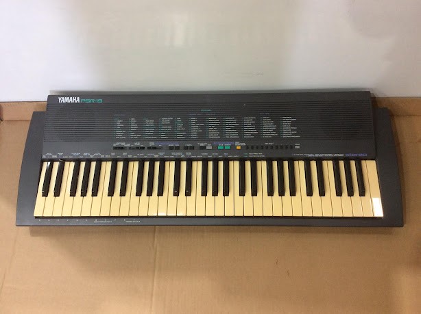 Yamaha PSR-19 Electric Keyboard