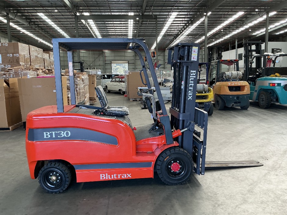 <p>2026 Blutrax BT30 Electric</p>
