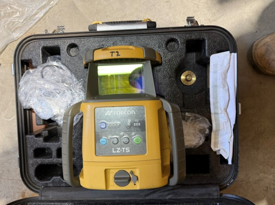 <p>Topcon LZ-T5 Laser Transmitter</p>