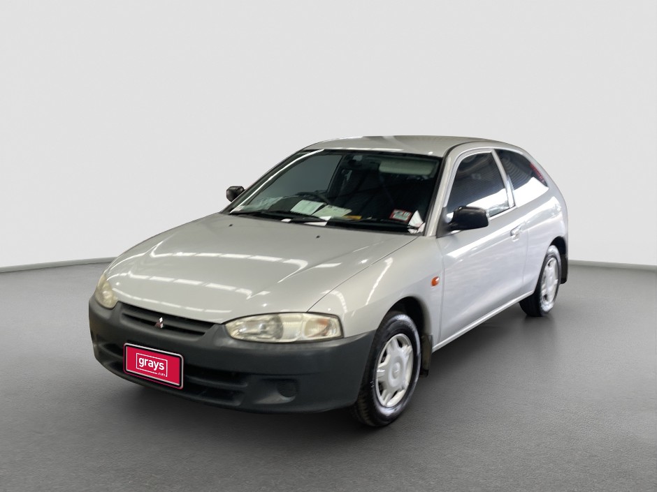 2003 Mitsubishi Mirage CE Man Hatch