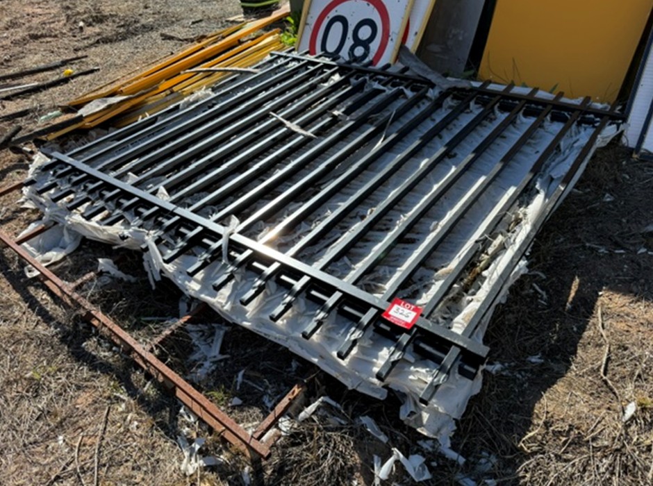 Spear Head Fencing Panels (Unused)