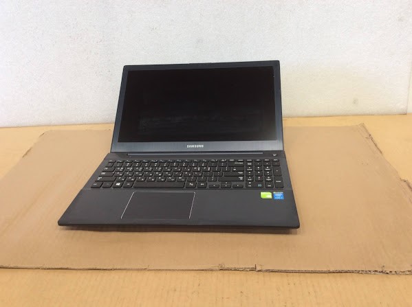 SAMSUNG NT870Z5G-X72S Laptop i7-4720HQ 8GBRAM/256GB Black