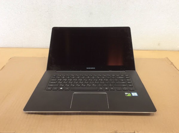 SAMSUNG NT930Z5L-X716 Laptop i7-6700HQ 16GBRAM/256GB Black