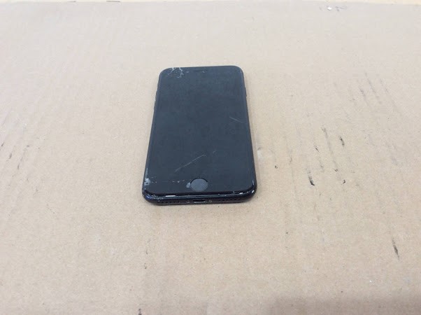 Apple iPhone SE 2 (A2296) Phone 128GB