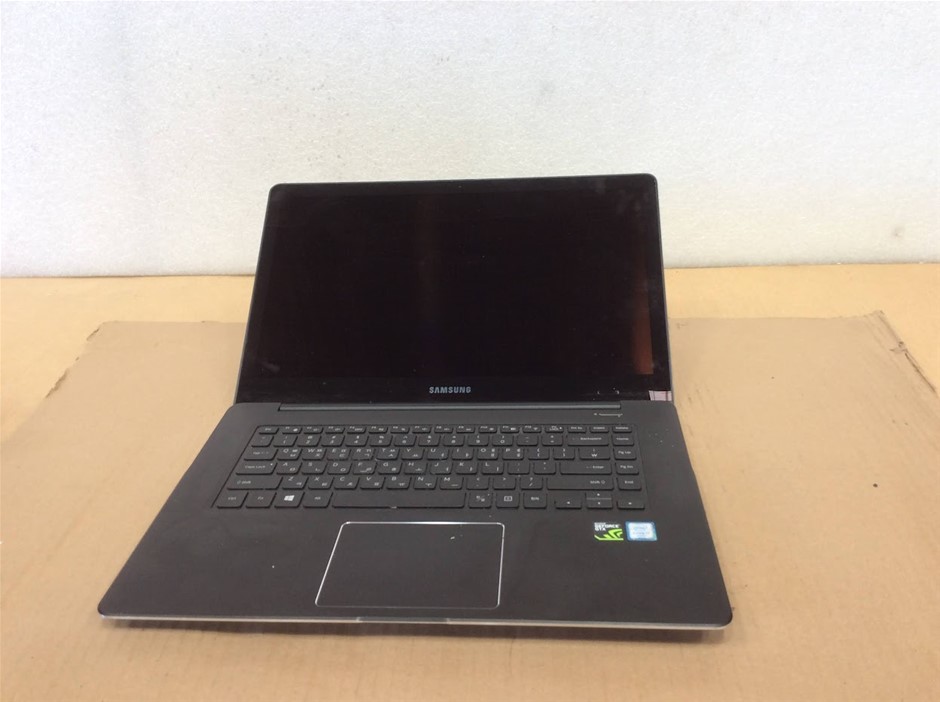 SAMSUNG NT930Z5L-X716 Laptop i7-6700HQ 16GBRAM 256GB Black