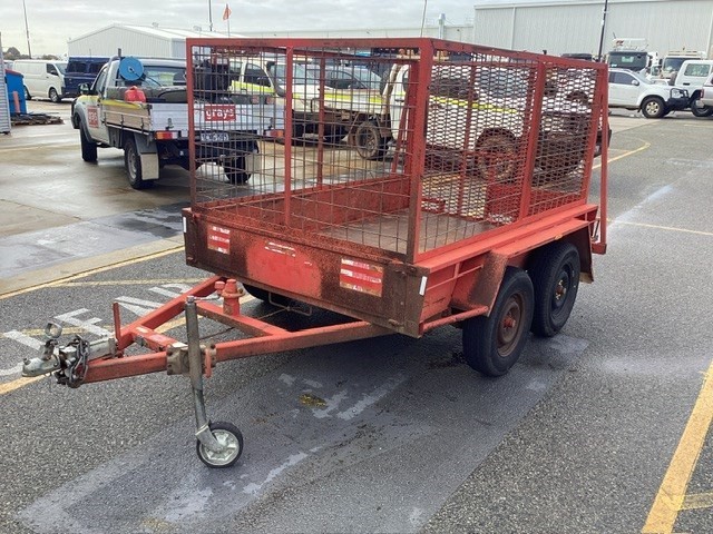 <p>2009 U-Tow Tandem Axle Cage Trailer  Tandem Box Trailer</p>